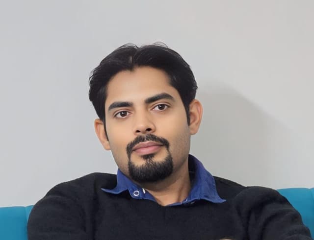 Portrait of Vinod Khorwal, company owner